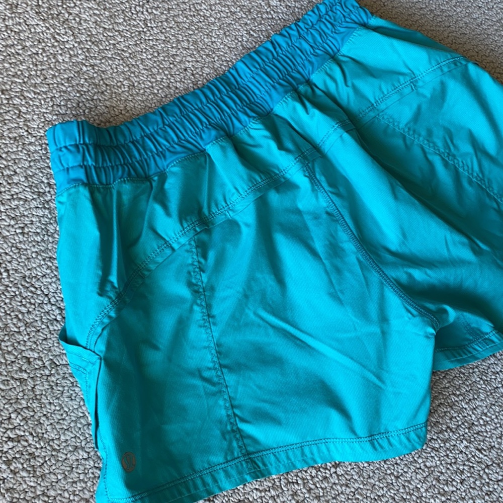 LULULEMON ATHLETIC SHORTS🌺 - Picture 5 of 14
